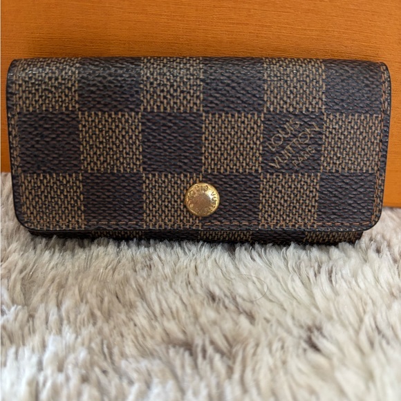 Louis Vuitton Accessories - Louis Vuitton Damier key holder